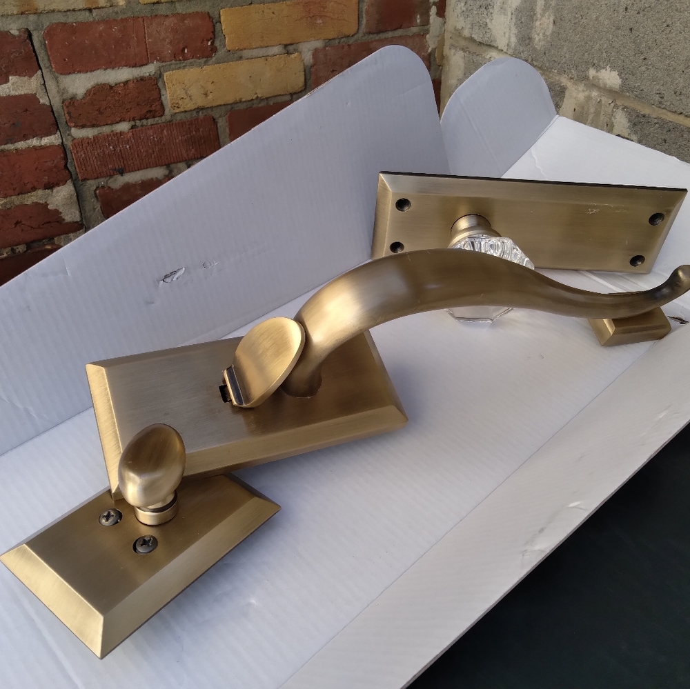 Grandeur Door Knobs